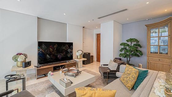 Duplex penthouse unit in Dubai Marina with landmark view, picture 4
