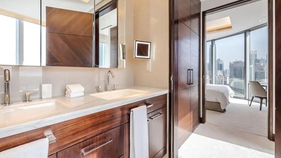 Unique layout apartment in Downtown with Burj Khalifa view, picture 12