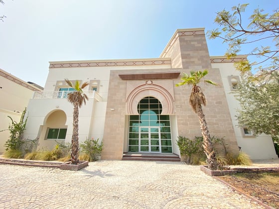 Magnificent 6BR Villa | Private Pool + Garden, picture 2