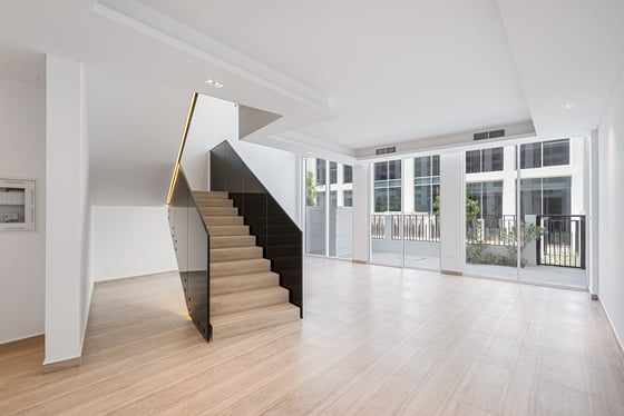 Corner Unit | Unfurnished | Ready to Move, picture 1