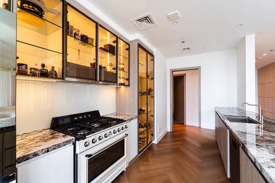 Fully Upgraded| Canal  and  Marina View|  Balcony, picture 8