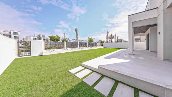 Modern villa in Arabian Ranches 3 with private garden, picture 16