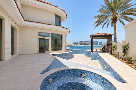 Renovation Opportunity | High Number | Iconic View, picture 15