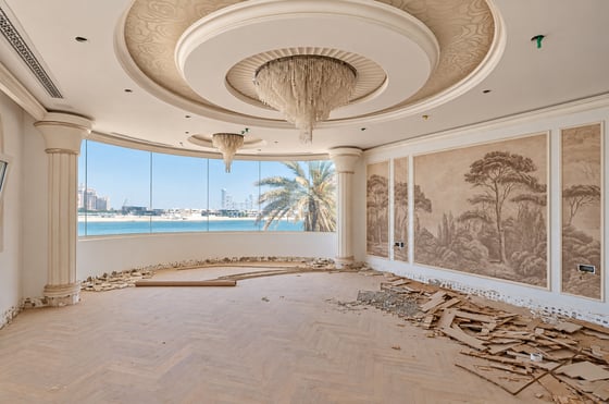 Renovation Opportunity | High Number | Iconic View, picture 10