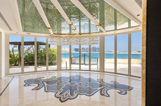 Renovation Opportunity | High Number | Iconic View, picture 5