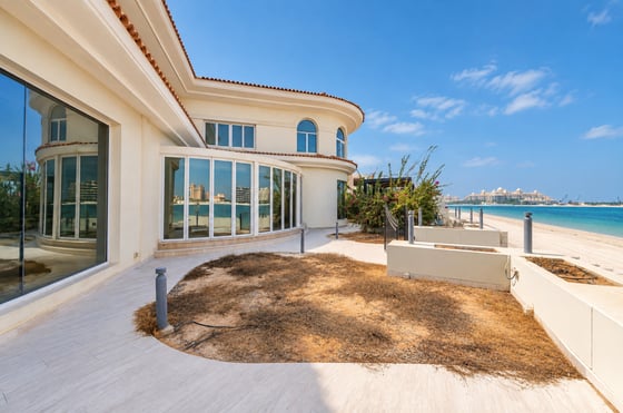 Renovation Opportunity | High Number | Iconic View, picture 16