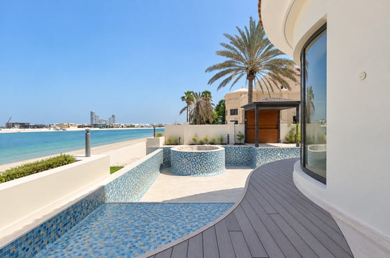 Renovation Opportunity | High Number | Iconic View, picture 14