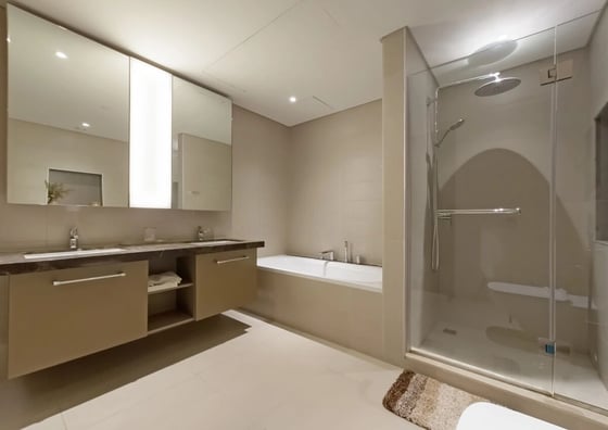 Fully Furnished | Upgraded Flooring | Vacant, picture 6