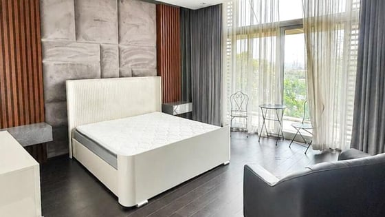 Exquisite villa in MBR City with private beach access, picture 14