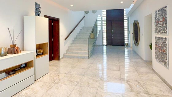 Exquisite villa in MBR City with private beach access, picture 9