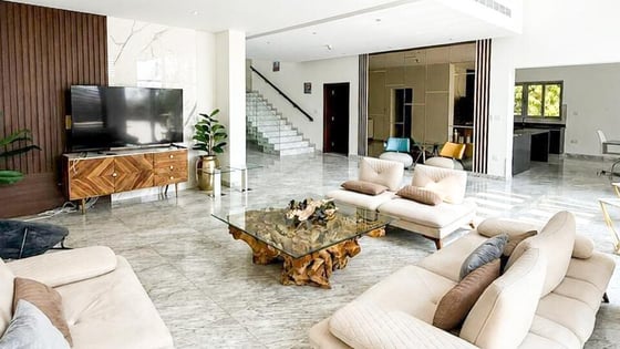Exquisite villa in MBR City with private beach access, picture 2