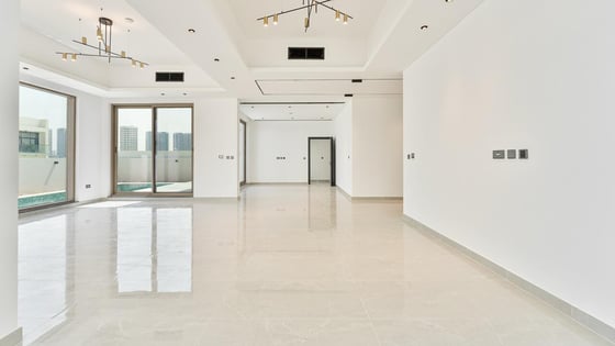 Custom built villa in Al Furjan with a private pool, picture 2