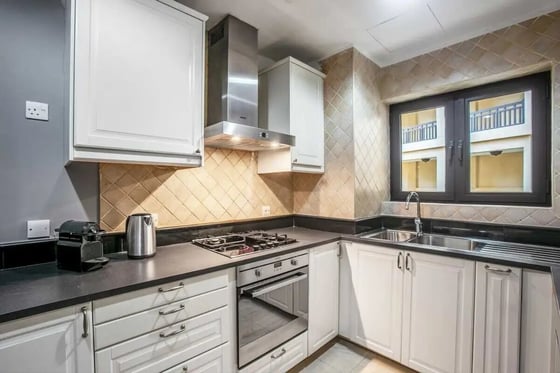 Well Maintained | Vacant | Rare Layout.., picture 3