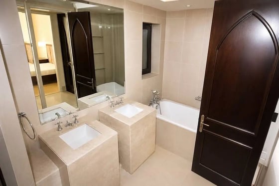 Well Maintained | Vacant | Rare Layout.., picture 6