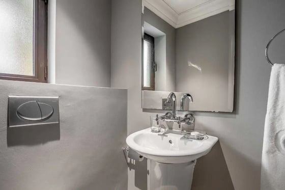 Well Maintained | Vacant | Rare Layout.., picture 8