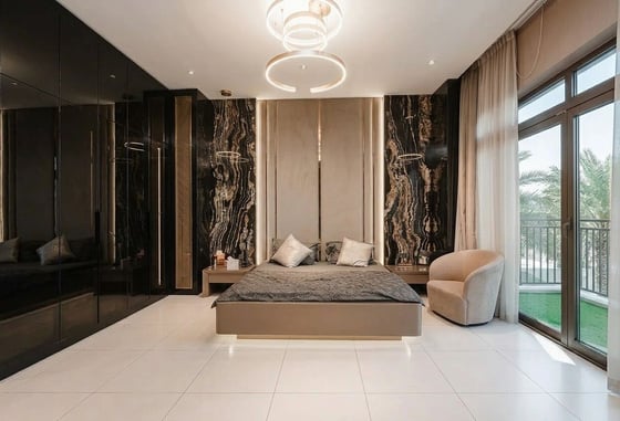 Immaculate | Lake Backing | Distinctive., picture 6