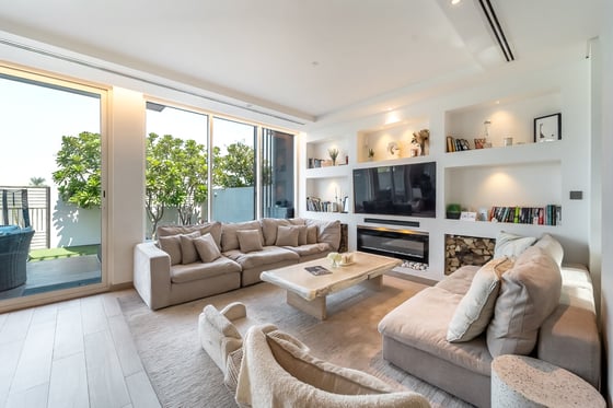 Large Master Suite | Pool View | Upgraded Throughout, picture 4