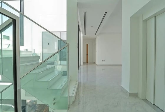 Corner Villa | Exceptional Privacy | 5 Bed + M, picture 10