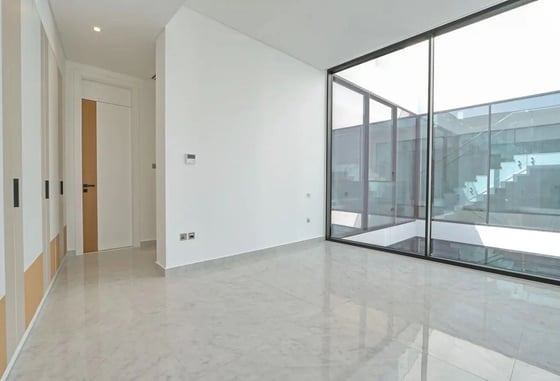 Corner Villa | Exceptional Privacy | 5 Bed + M, picture 13