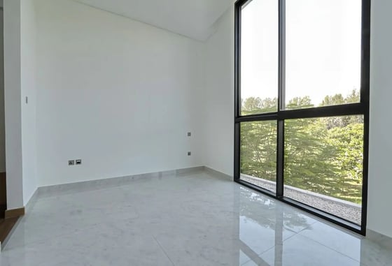 Corner Villa | Exceptional Privacy | 5 Bed + M, picture 15