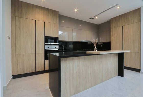 Corner Villa | Exceptional Privacy | 5 Bed + M, picture 5
