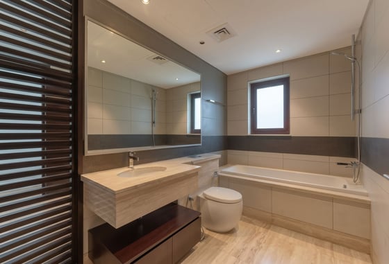 Lake and Golf Views | Lux Living | Pool., picture 9
