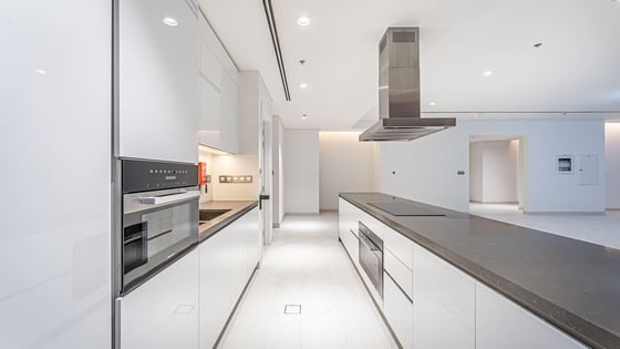 Luxury D1 penthouse in MBR with panoramic views, picture 7