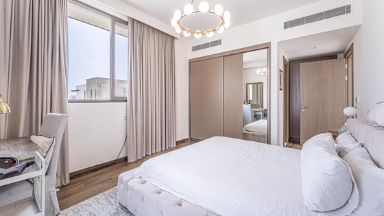 Upgraded villa in Al Furjan with a dedicated driver's room, picture 12