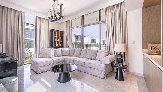 Upgraded villa in Al Furjan with a dedicated driver's room, picture 6