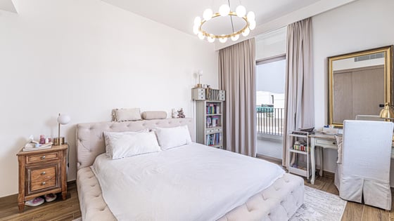 Upgraded villa in Al Furjan with a dedicated driver's room, picture 11