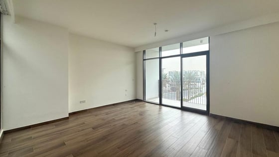 Huge plot villa in Al Furjan with landscaped garden, picture 9