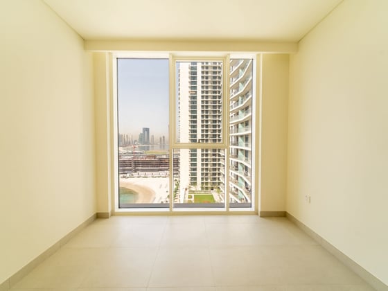 Unfurnished I Spacious Layout I Private Beach, picture 10