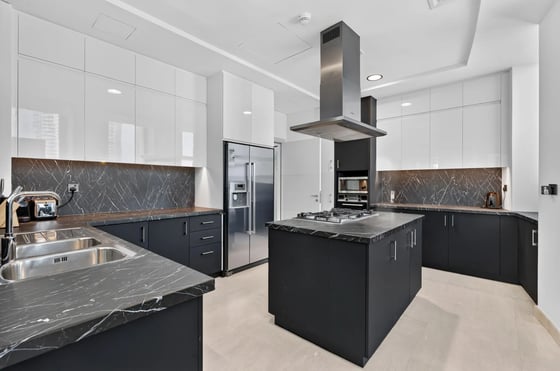 A vibrant 5-bed skyline penthouse at Burj Vista Tower 2, picture 16