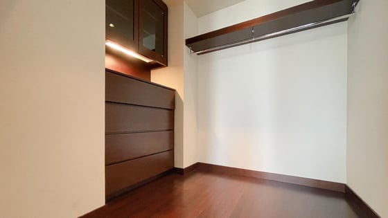 Iconic luxury apartment in Downtown with fountain view, picture 10