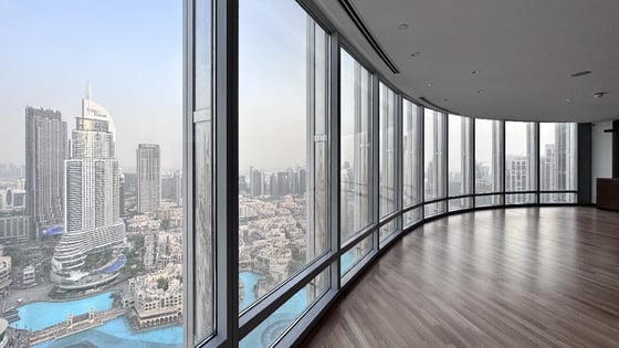 Iconic luxury apartment in Downtown with fountain view, picture 1
