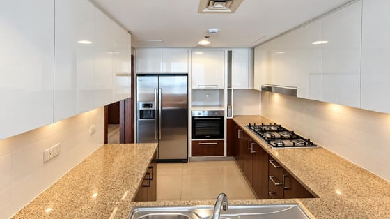 Prime location apartment in Downton with panoramic Burj view, picture 6