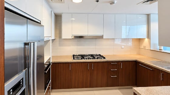Prime location apartment in Downton with panoramic Burj view, picture 5