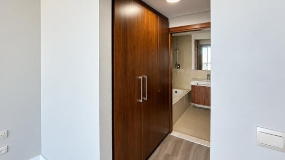 Prime location apartment in Downton with panoramic Burj view, picture 14