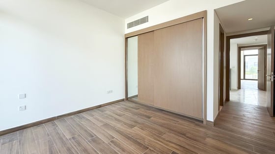 Type A single row villa in Al Furjan with landscape garden, picture 12