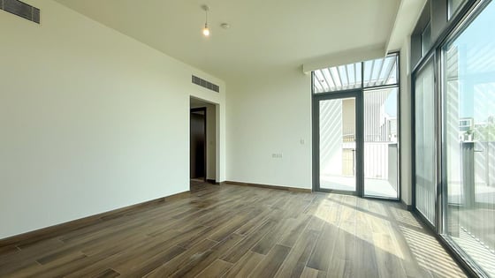 Type A single row villa in Al Furjan with landscape garden, picture 11