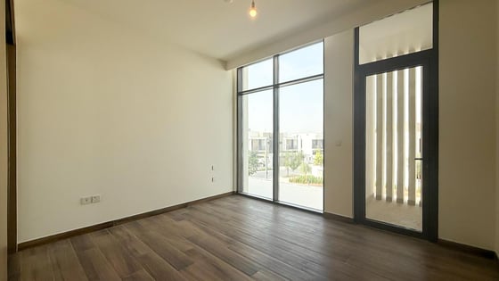 Type A single row villa in Al Furjan with landscape garden, picture 8