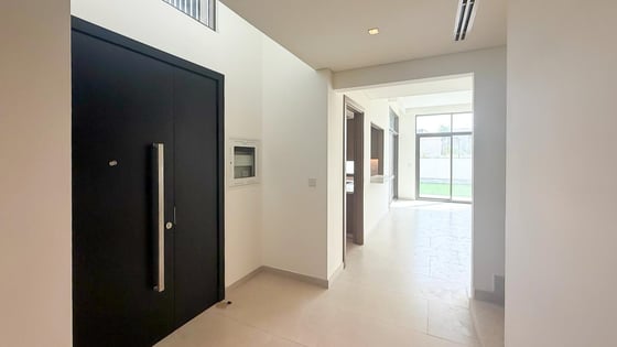 Type A single row villa in Al Furjan with landscape garden, picture 7