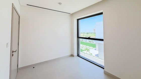 Prime plot villa in Dubai South with full golf course view, picture 8