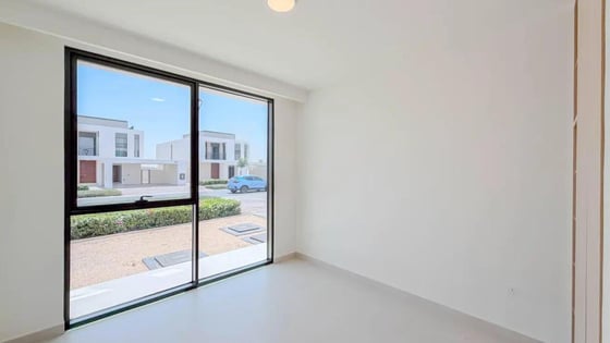 Prime plot villa in Dubai South with full golf course view, picture 10