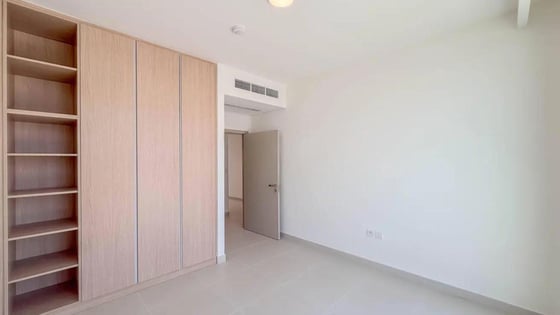 Prime plot villa in Dubai South with full golf course view, picture 7