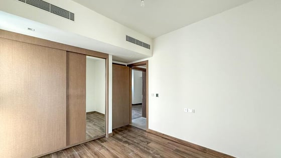 Elevated position villa in Al Furjan with landscaped garden, picture 11