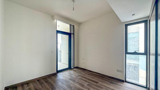 Elevated position villa in Al Furjan with landscaped garden, picture 13