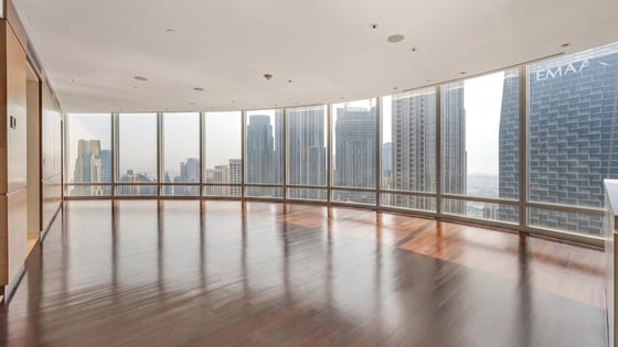 Luxury Burj Khalifa apartment with sea and opera view, picture 2