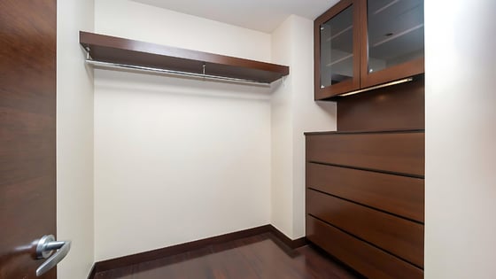 Luxury Burj Khalifa apartment with sea and opera view, picture 9