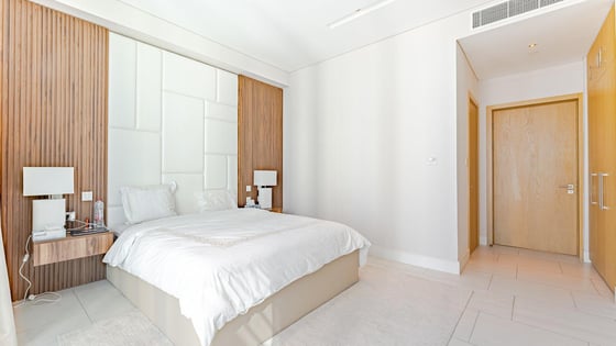 Elegant apartment in Downtown with Burj Khalifa view, picture 15